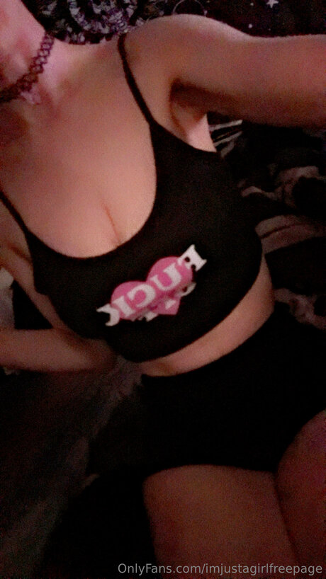 Imjustagirlfreepage only fans naked
