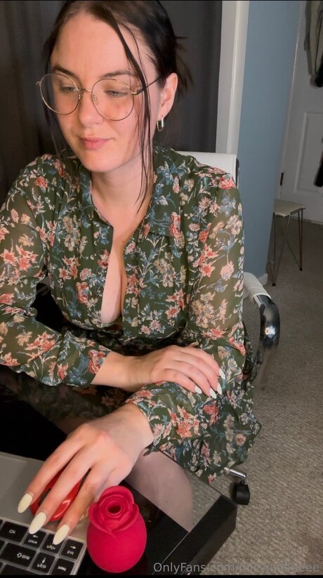 Juicyjaneeeee nude on onlyfans