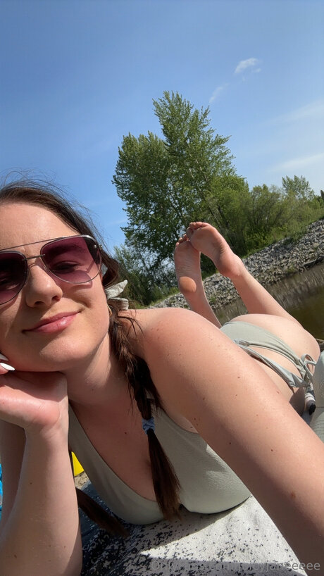 Juicyjaneeeee onlyfans model