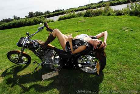 Kinky Lady Amsterdam onlyfans sextape leak