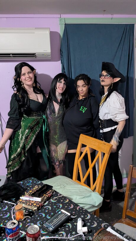 Showmeyourcrits onlyfans leaked free