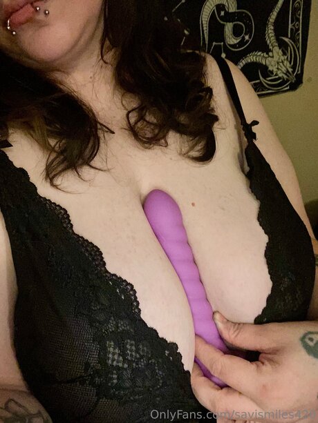 Savismiles420 onlyfans leaked pictures