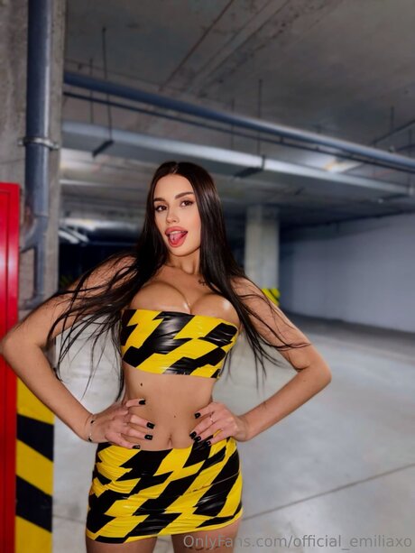 Official Emiliaxo onlyfans naked