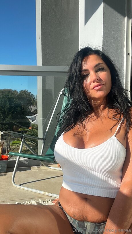 Roxynerea only fans photos