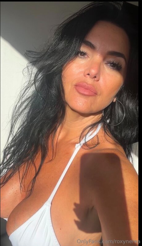 Roxynerea onlyfans leaka