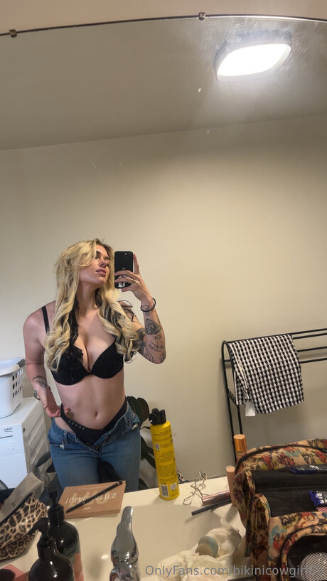 Bikinicowgirl69 only fans content