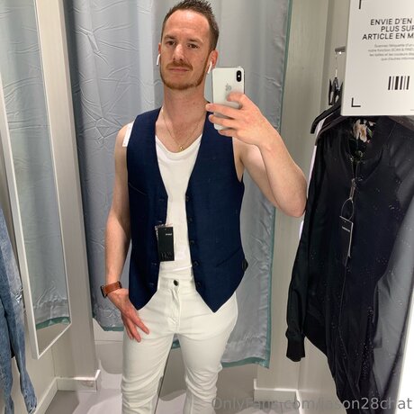 Jason28chat onlyfans naked