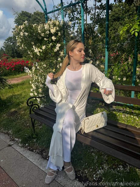 Amelieeluv onlyfans full