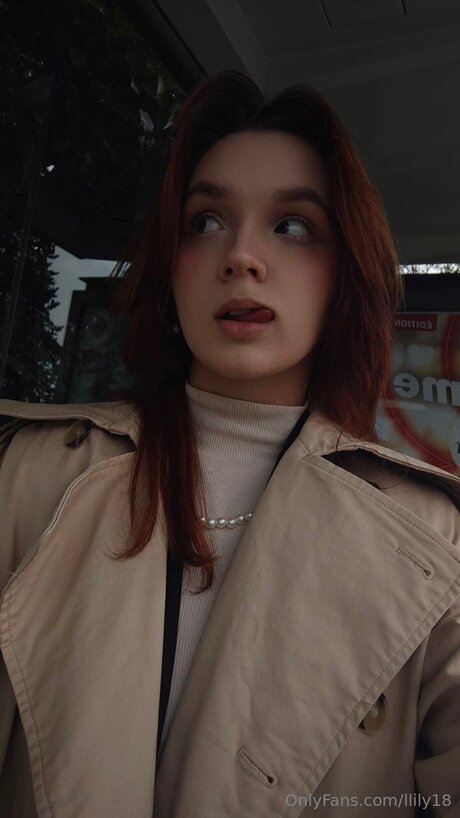 Llily18 onlyfans picture