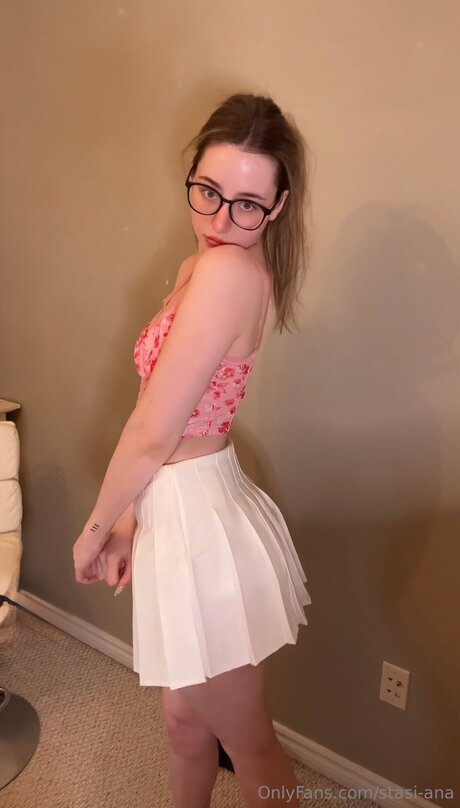 Stasi Ana onlyfans nude tits