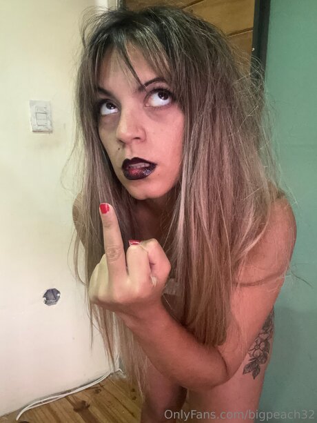 Bigpeach32 onlyfans public photos