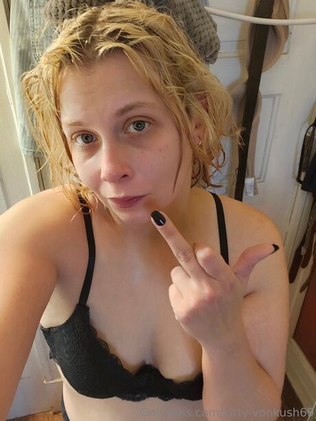 Kitty Vonkush69 leaks only fans