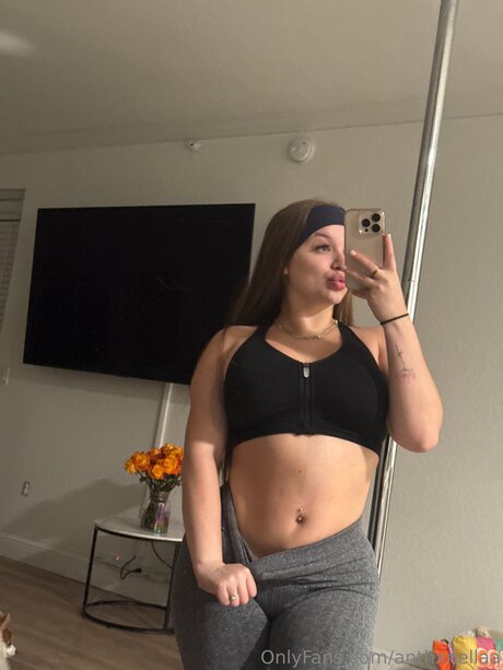 Anthxnellaa nude only fans