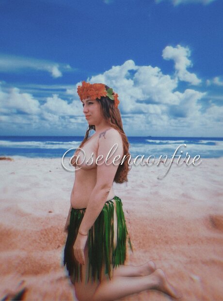 Selenaonfire feet onlyfans