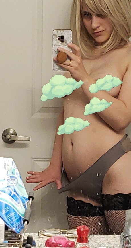 Dova Lancaster onlyfans model images