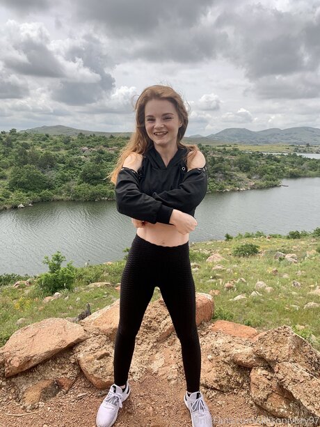 Allisonivory97 onlyfans nude content