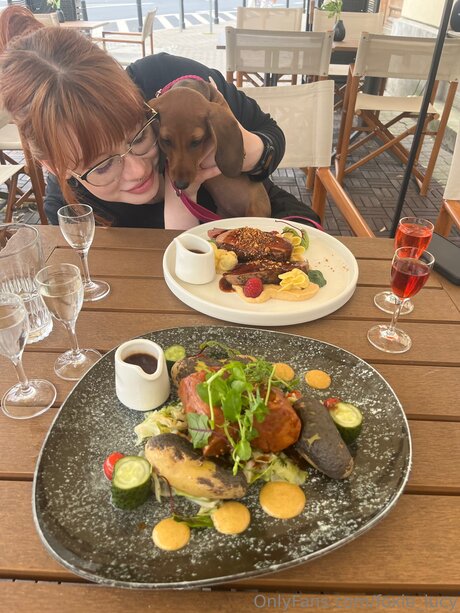 Foxie Lucy only fans pics