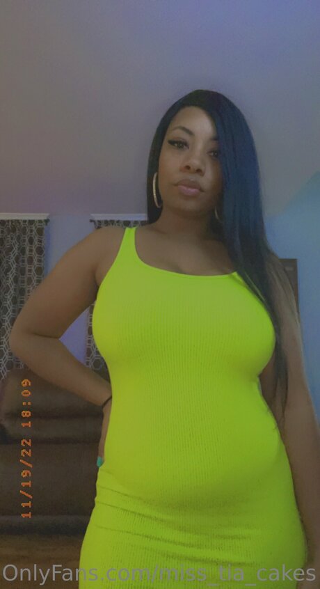 Miss Tia Cakes onlyfans model