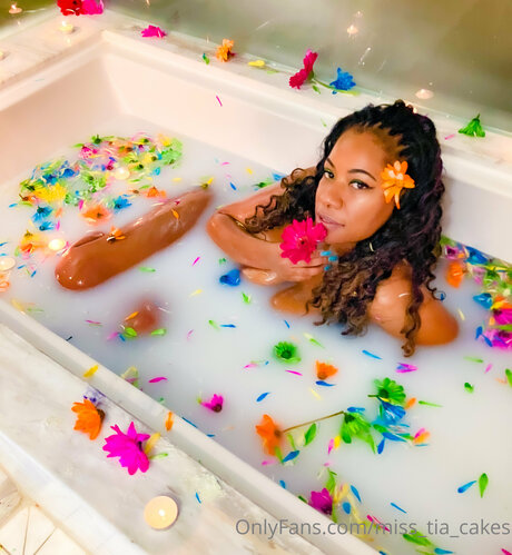 Miss Tia Cakes sex tape onlyfans