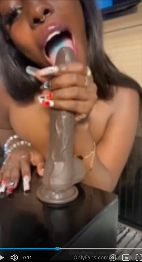 Love Lola Xo onlyfans model photo