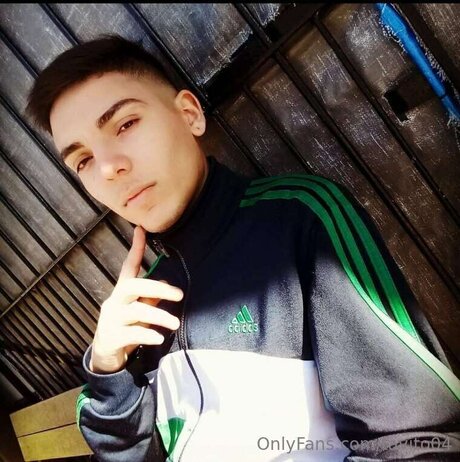 Tavito04 naked onlyfans leak