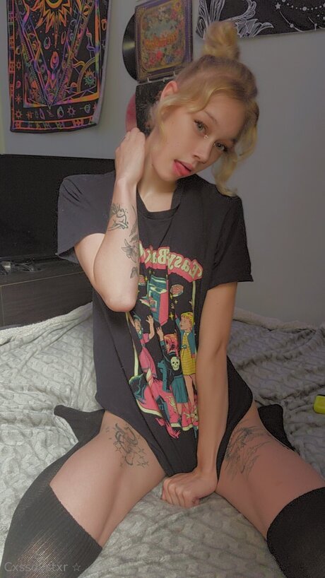 Syrenstxr feet onlyfans