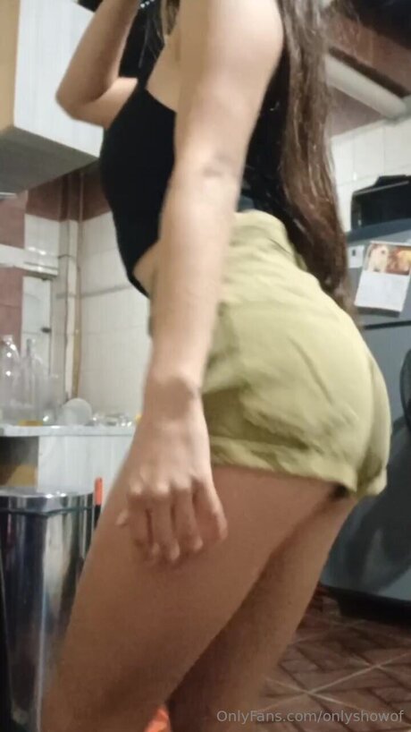 Onlyshowof onlyfans model