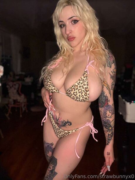 Strawbunnyx0 onlyfans nude pics