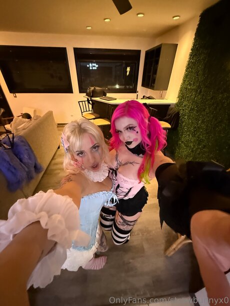 Strawbunnyx0 Profile pic