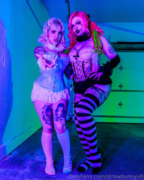 Strawbunnyx0 onlyfans picture