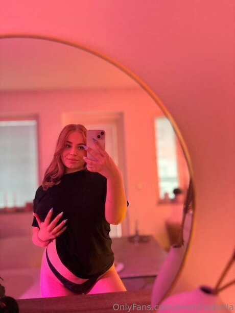 Emmiiisabella nude onlyfans leak