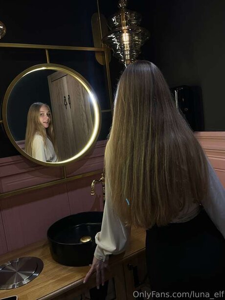 Arya Lune onlyfans leak ass