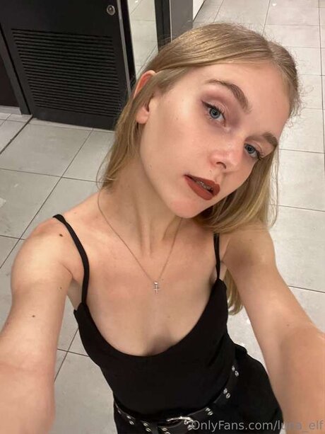 Arya Lune onlyfans model photo