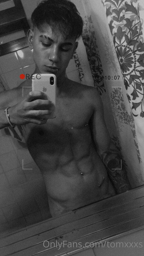 Tomxxxs onlyfans content leaked