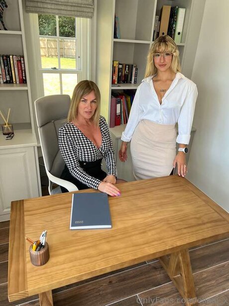 Ellaajasminee only fans naked