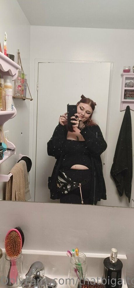 thatbigaltgirl only fans naked