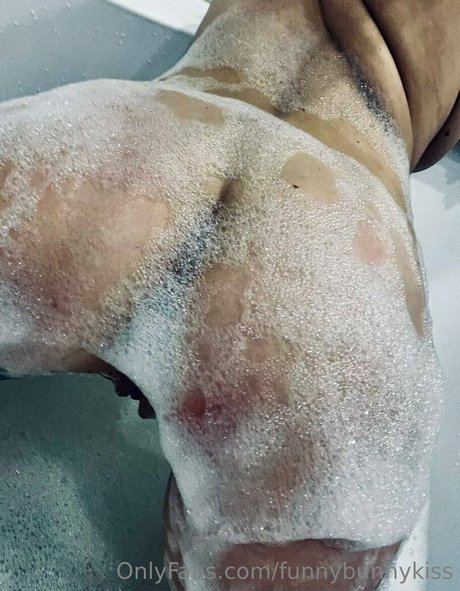 funnybunnykiss onlyfans model