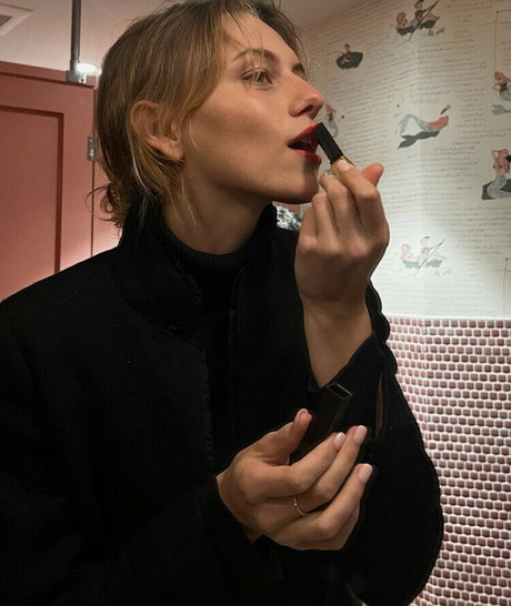 Ella Kernkamp topless onlyfans