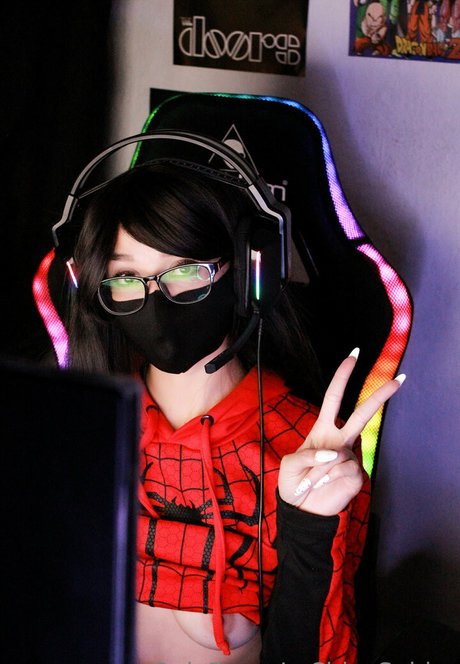 lachicaspider onlyfans leaked.