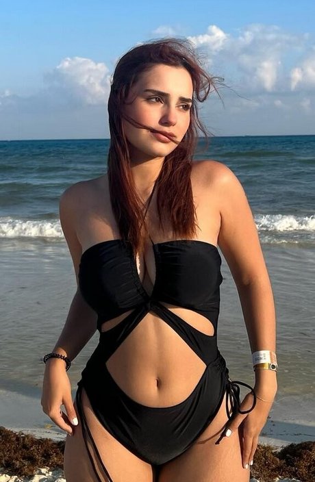 Andrea Chapa onlyfans boobs