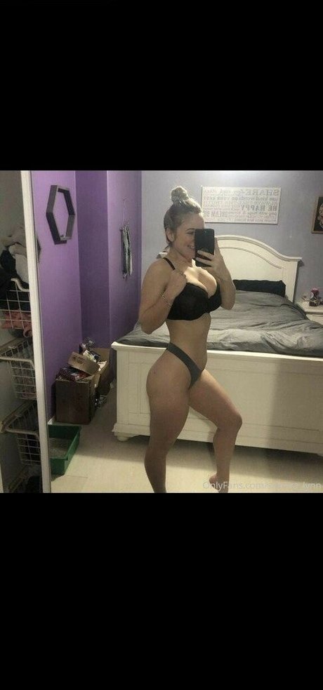 Saterra desnuda onlyfans