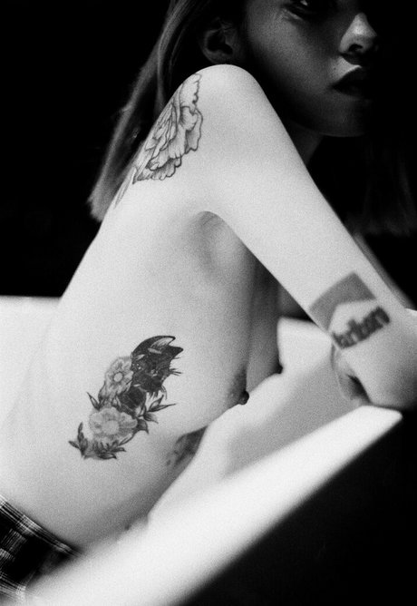 thick thighs onlyfans porno selfie