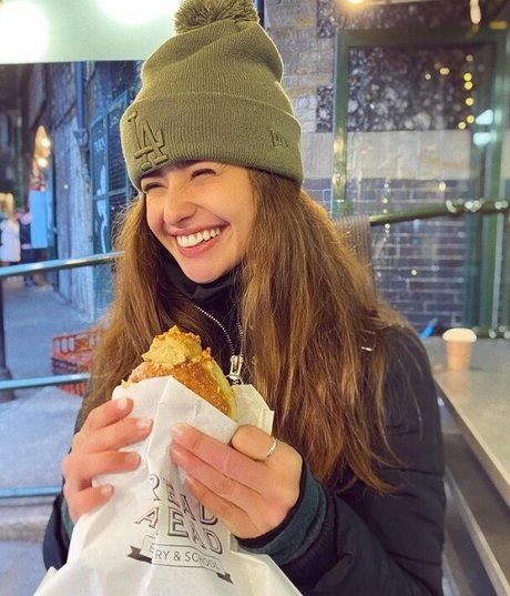 Holly Earl onlyfans nude porn