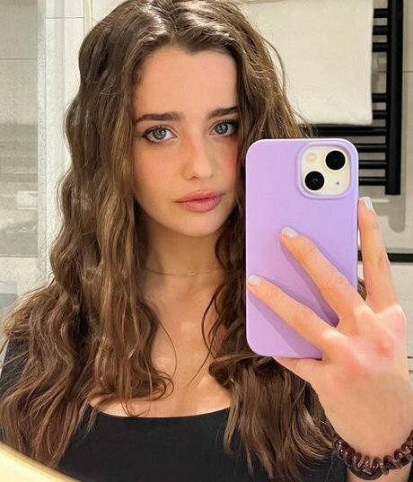 Holly Earl Profile pic