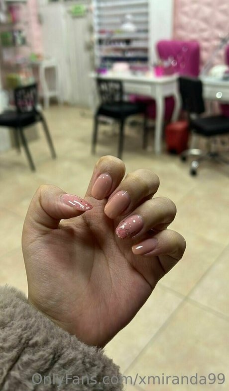 xmiranda99 onlyfans strip tease