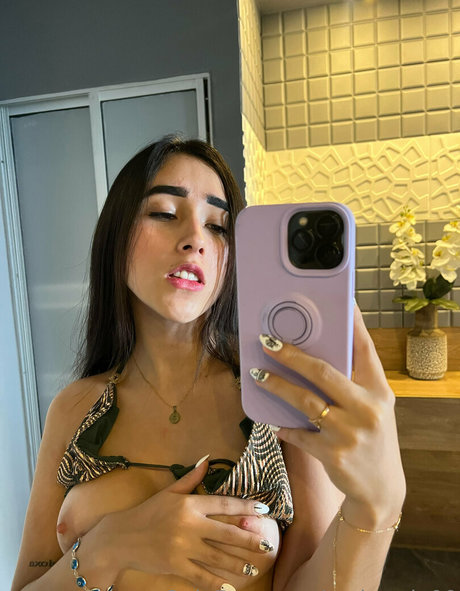 xmiranda99 onlyfans nudes leaks