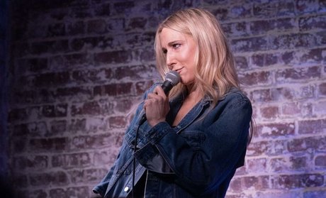 Nikki Glaser onlyfans leaked