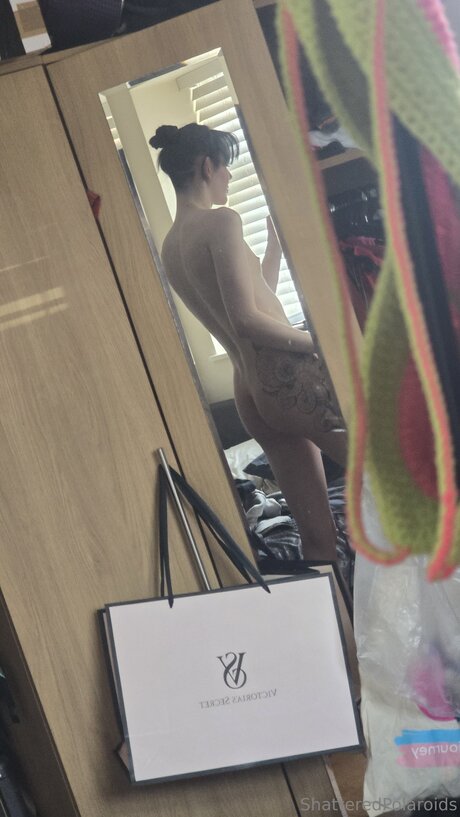 shatteredpolaroids onlyfans nudes leaks