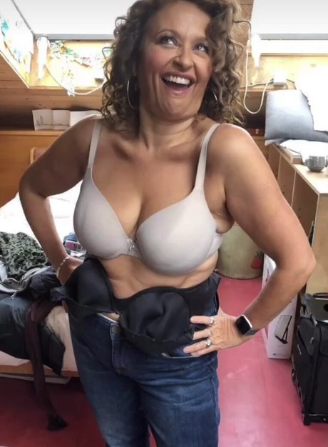 Nadia Sawalha onlyfans leak nudes