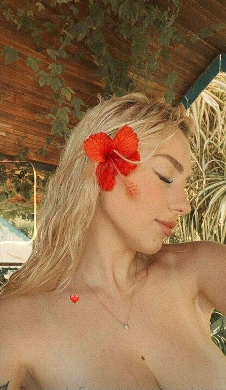 Tiny Elena onlyfans photo